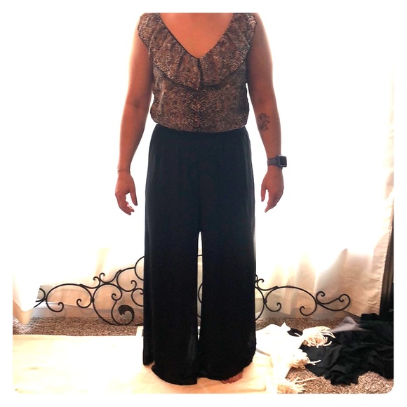 Onesie Cheetah V-neck with tight scrunched waist - Picture 1 of 6